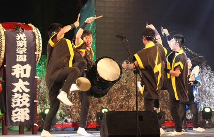 giao luu van hoa tiep nhan 200 cay hoa anh dao nhat ban
