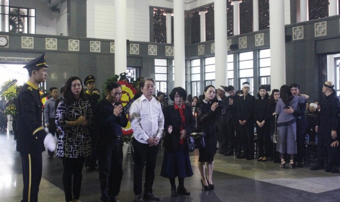 nghe si viet nghen ngao tien dua nhac si thanh tung