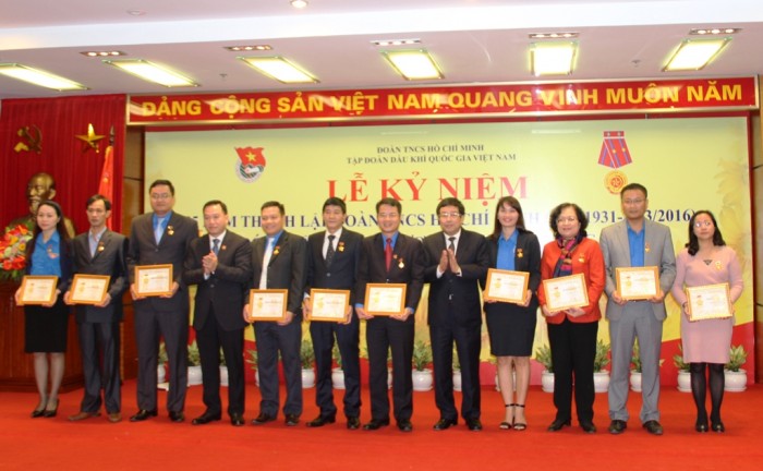 doan thanh nien pvn don nhan huan chuong lao dong hang nhi