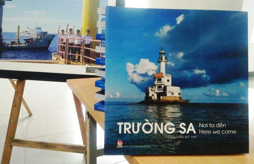 ra mat sach anh truong sa noi ta den