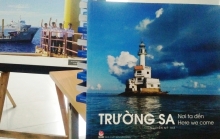 ra mat sach duong loi quan su cua dang