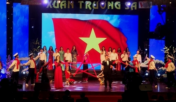 xuan truong sa 2019 am ap nghia tinh dat lien voi bien dao