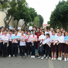 vu xam hai be gai o vuon chuoi kiem diem cong an chuong my