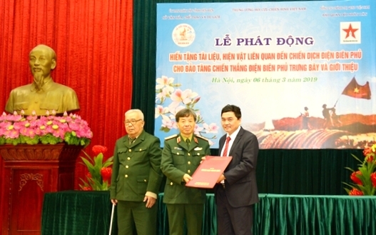 trao tang ky vat hien vat ve chien thang dien bien phu