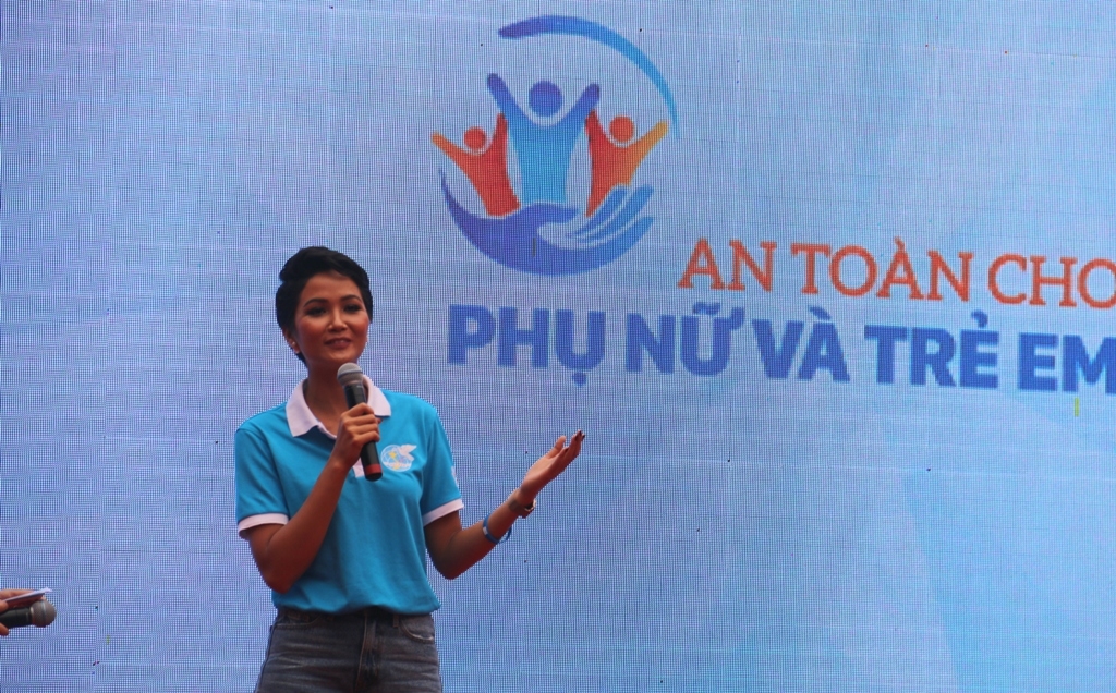 10 guong mat tre viet nam tieu bieu nam 2018