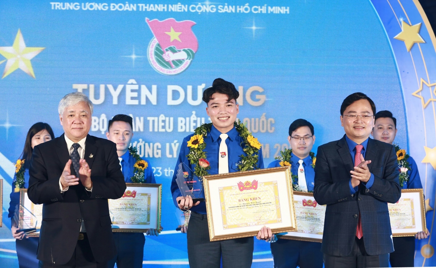 94 cán bộ Đoàn tiêu biểu toàn quốc nhận Giải thưởng Lý Tự Trọng năm 2022