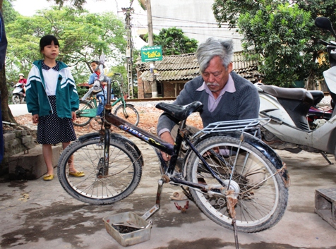 Người cựu chiến binh hết lòng vì học sinh