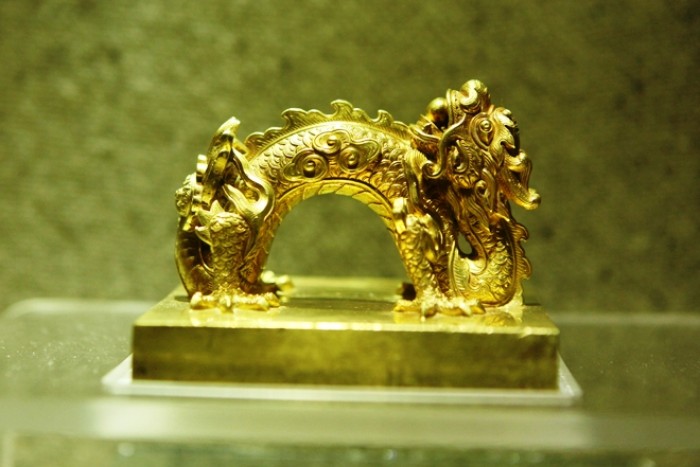 Chiêm ngưỡng bộ sưu tập sách vàng ròng triều Nguyễn chiem nguong bo suu tap sach vang rong trieu nguyen