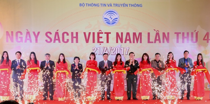 ron rang ngay sach viet nam 2017