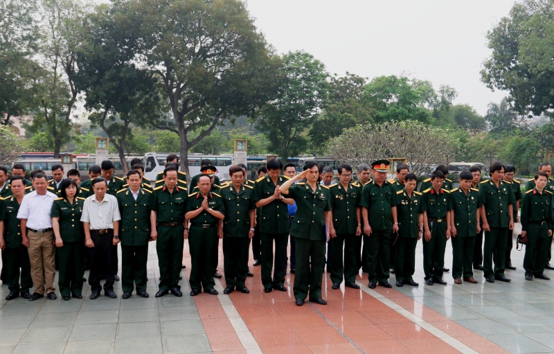 hoi ccb pv power dang huong tuong niem cac anh hung liet si