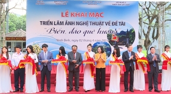 Trưng bày hơn 200 bức ảnh nghệ thuật về biển đảo, quê hương