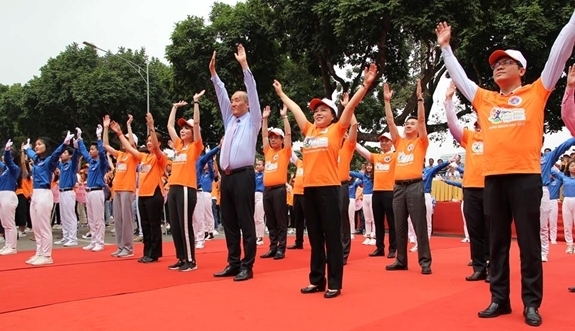 khoi dong chuong trinh suc khoe viet nam di bo 10000 buoc chan de thay doi cuoc song