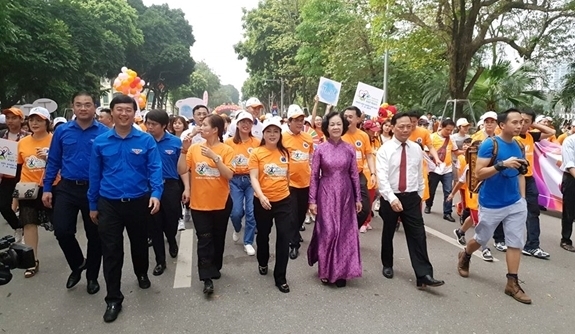 khoi dong chuong trinh suc khoe viet nam di bo 10000 buoc chan de thay doi cuoc song