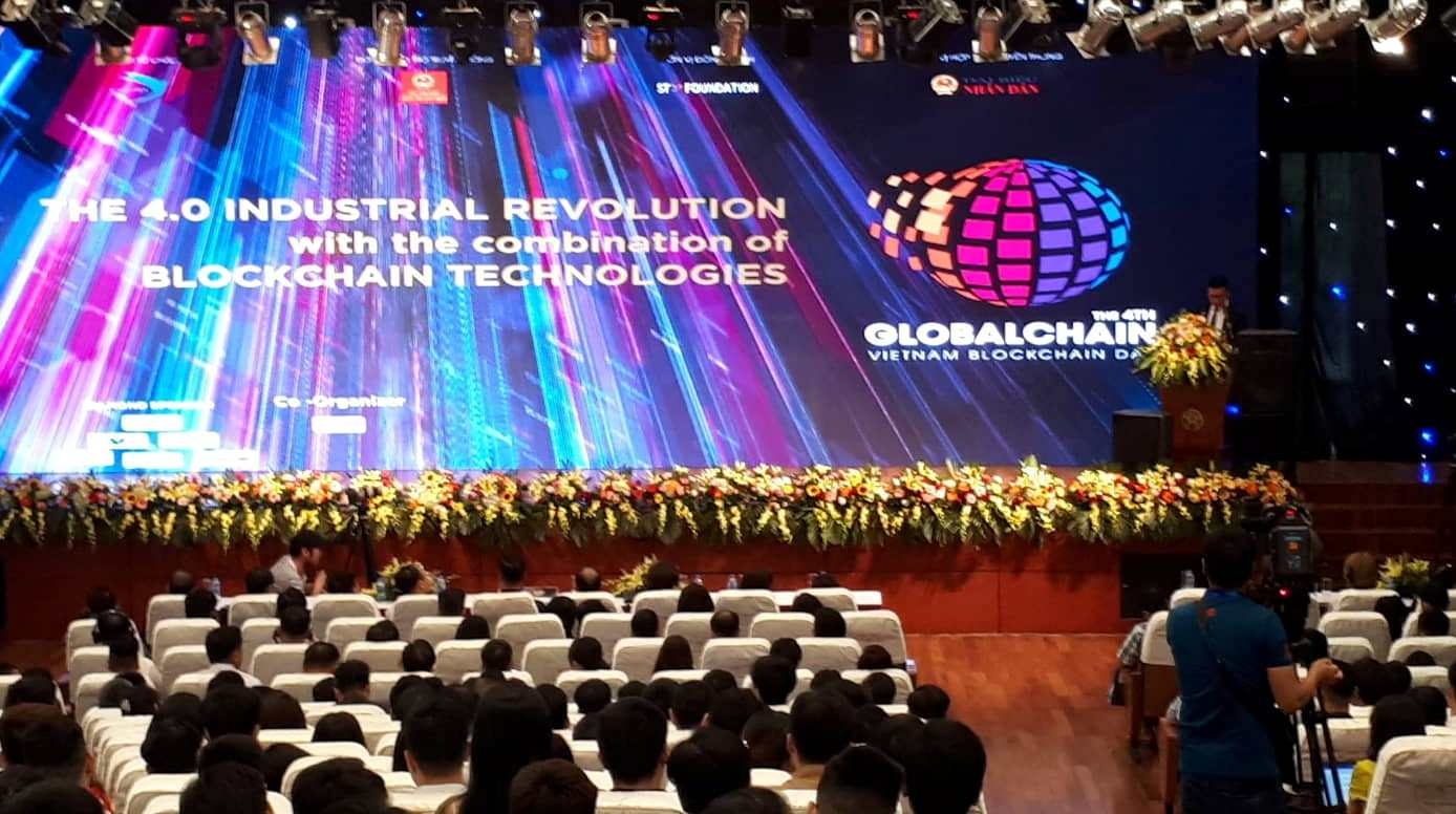 hon 1500 nha dau tu tham du ngay hoi blockchain viet nam 2019
