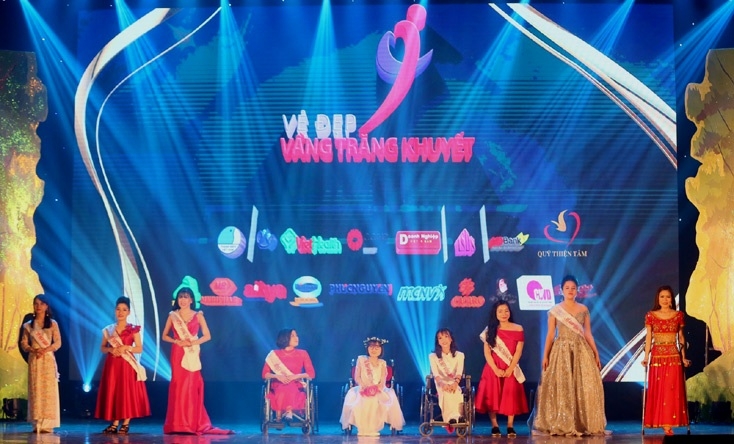 be thi bang gianh 3 giai cuoc thi ve dep vang trang khuyet 2019