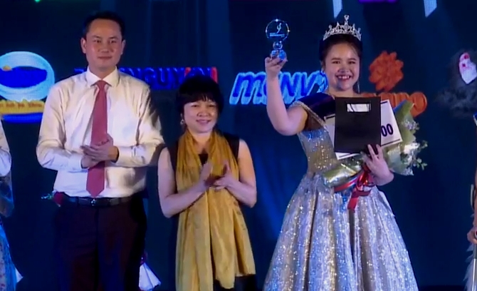 be thi bang gianh 3 giai cuoc thi ve dep vang trang khuyet 2019