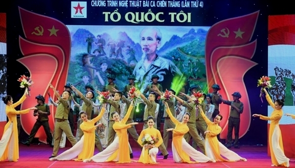 dac sac chuong trinh nghe thuat bai ca chien thang