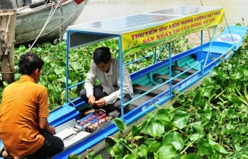 Thuyền du lịch chạy bằng năng lượng mặt trời