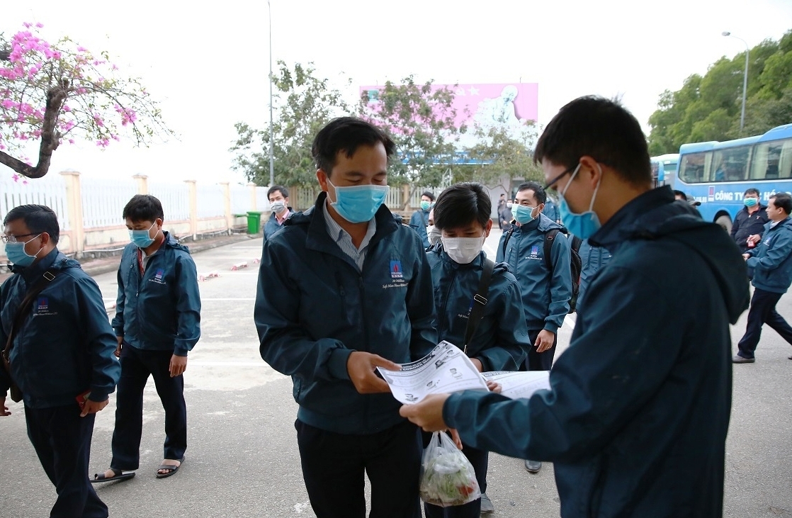 hoi ccb tap doan dong hanh cung tap doan vuot thach thuc