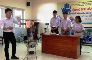 Máy bắt bọ xít, côn trùng gây hại bằng mồi sinh học và ánh sáng