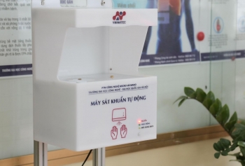 Ra mắt máy sát khuẩn tay và máy khử khuẩn phòng kín tự động