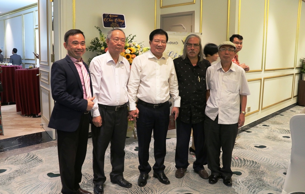 Ra mắt tuyển tập của gia đình nhà văn Nguyễn Như Phong