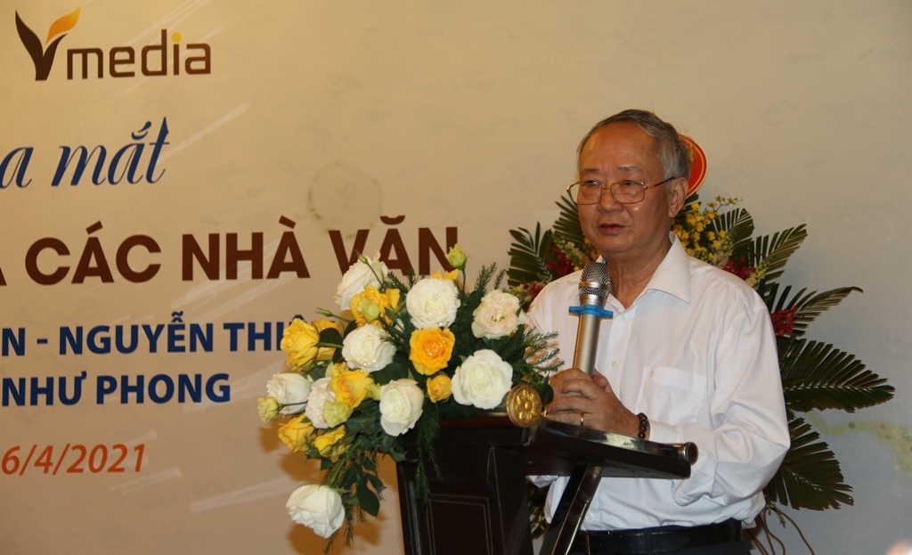 Ra mắt tuyển tập của gia đình nhà văn Nguyễn Như Phong