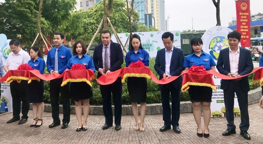 Hà Nội: Khai trương hệ thống tưới nhỏ giọt chạy bằng năng lượng mặt trời