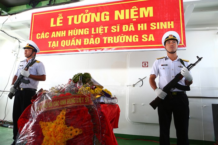 tuong nho nhung nguoi con da nga xuong bao ve bien troi to quoc