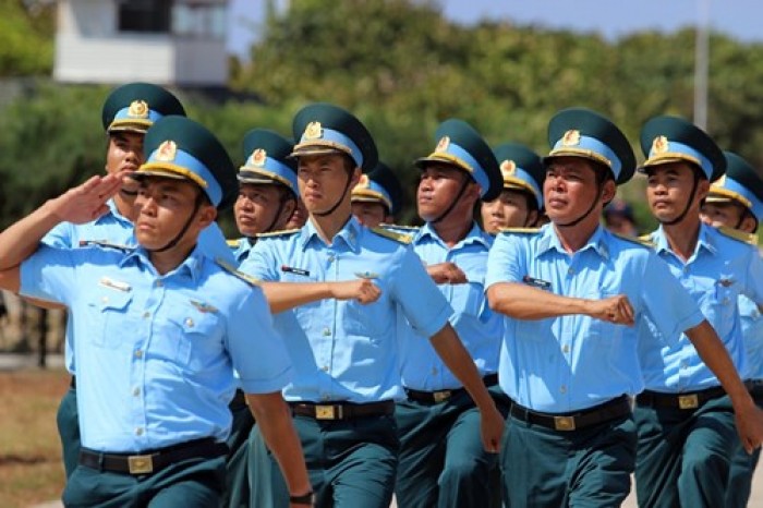 thieng lieng le chao co tren dao truong sa