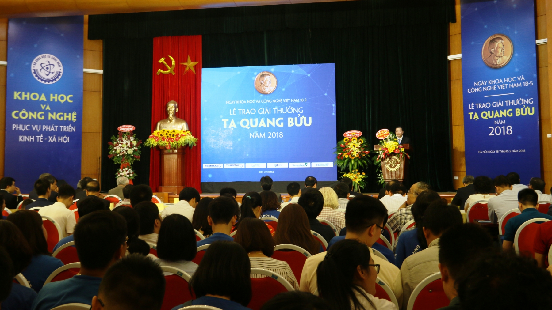 vinh danh 3 nha khoa hoc xuat sac dat giai thuong ta quang buu nam 2018