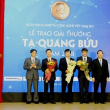 8 nha khoa hoc duoc de cu giai thuong ta quang buu nam 2020