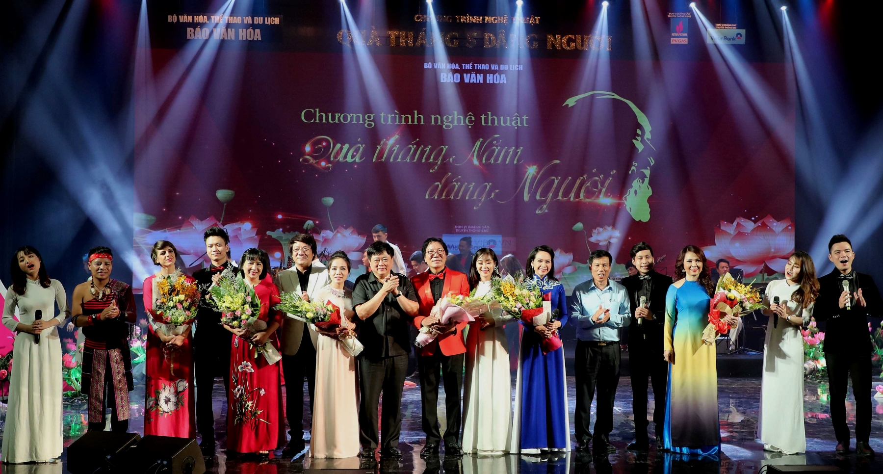 dac sac chuong trinh nghe thuat qua thang 5 dang nguoi