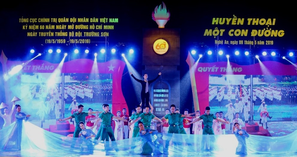 tai hien lich su choi loi huyen thoai mot con duong