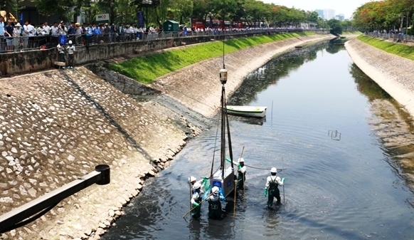 ha noi thi diem lam sach song to lich bang cong nghe nano