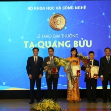 8 nha khoa hoc duoc de cu giai thuong ta quang buu nam 2020