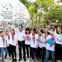 long an tam song mot tre bi nuoc cuon troi mat tich