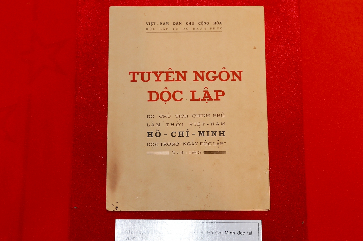 trung bay tu lieu quy luon co bac trong tim