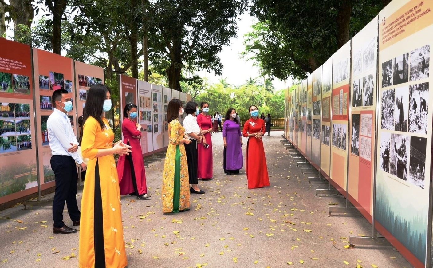Trưng bày hình ảnh, tư liệu “Học tập và làm theo tư tưởng, đạo đức, phong cách Hồ Chí Minh”