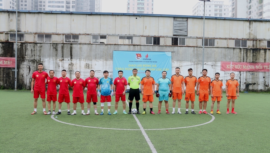Đoàn Thanh niên Cơ quan Tập đoàn khai mạc giải bóng đá chào mừng Đại hội Đoàn các cấp