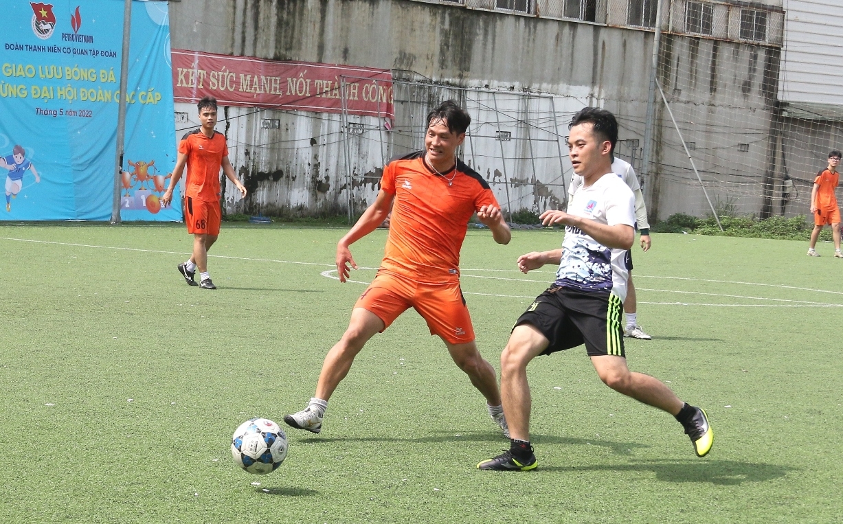 Đoàn Thanh niên Cơ quan Tập đoàn bế mạc giải bóng đá chào mừng Đại hội Đoàn các cấp