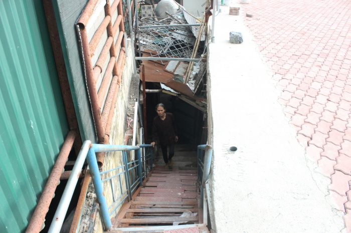 Hà Nội: Đường nghìn tỷ biến nhà dân thành “hầm” ha noi duong nghin ty bien nha dan thanh ham