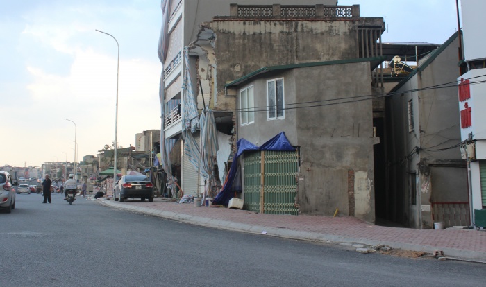 Hà Nội: Đường nghìn tỷ biến nhà dân thành “hầm” ha noi duong nghin ty bien nha dan thanh ham