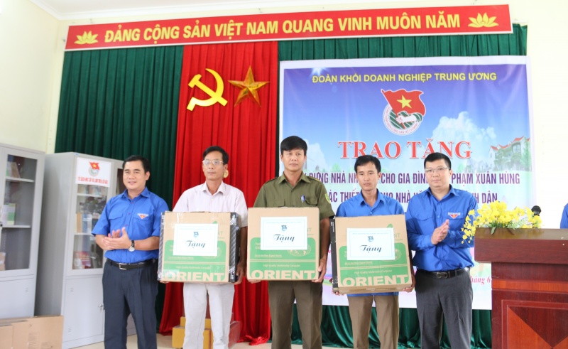 tuoi tre khoi doanh nghiep trung uong khoi dong chien dich tinh nguyen he 2017
