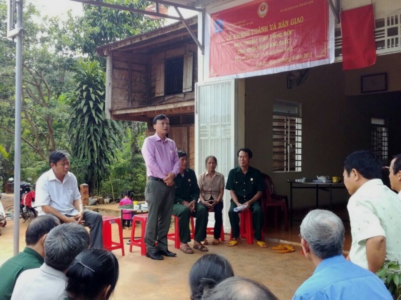 ban giao 2 nha nghia tinh dong doi tai dak nong
