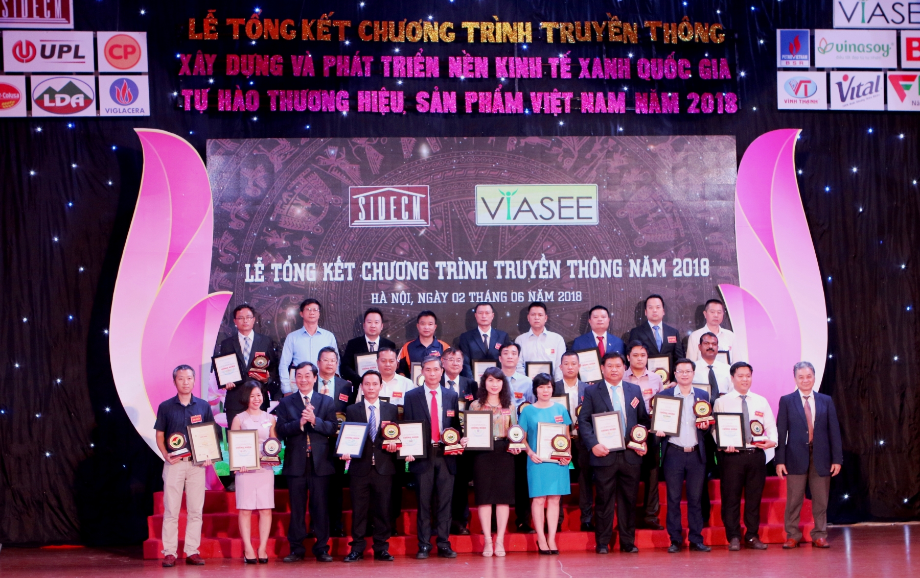 BSR được vinh danh Top 10 “Nhà máy xanh thân thiện” năm 2018 bsr duoc vinh danh top 10 nha may xanh than thien nam 2018