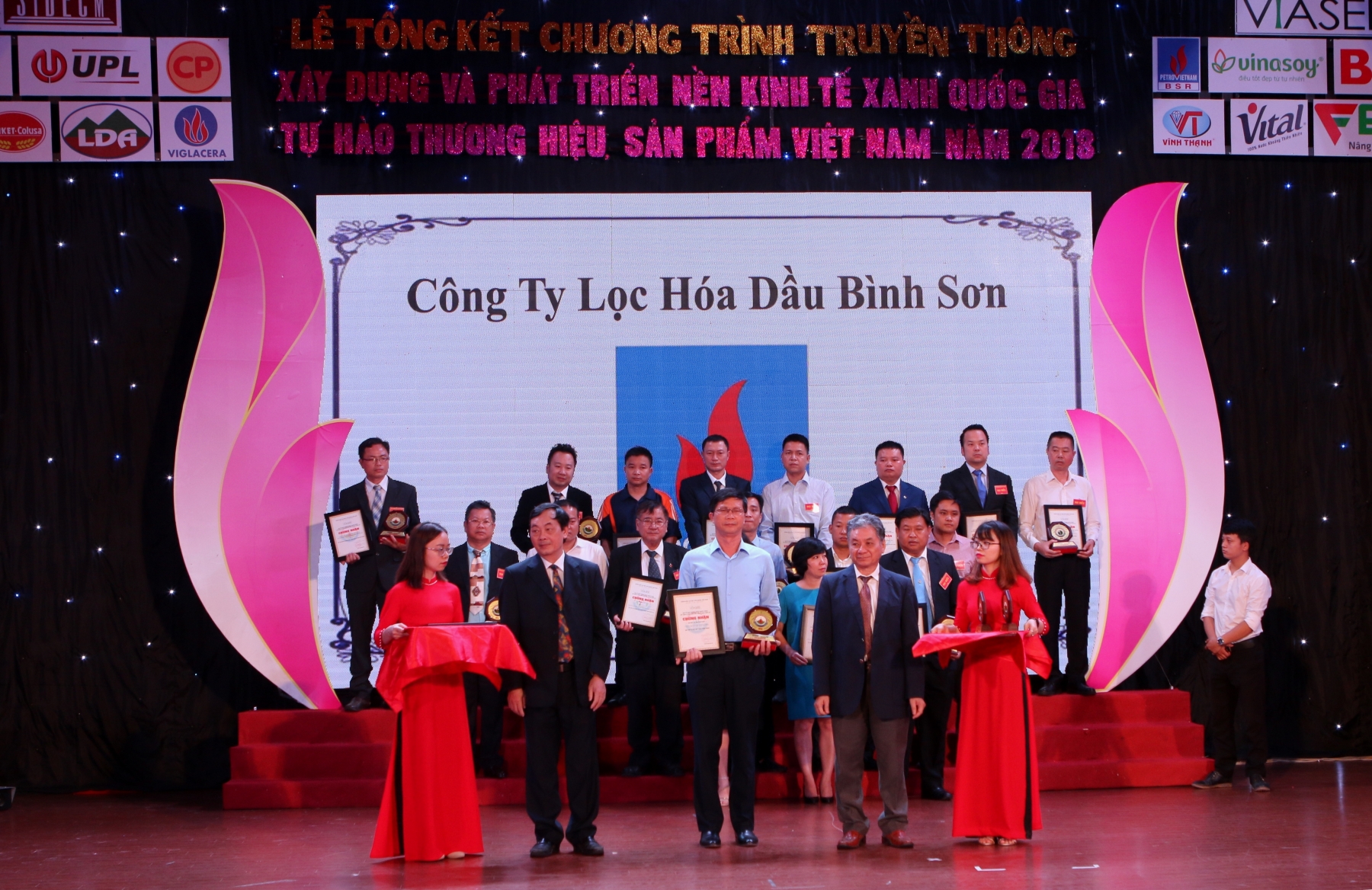 BSR được vinh danh Top 10 “Nhà máy xanh thân thiện” năm 2018 bsr duoc vinh danh top 10 nha may xanh than thien nam 2018