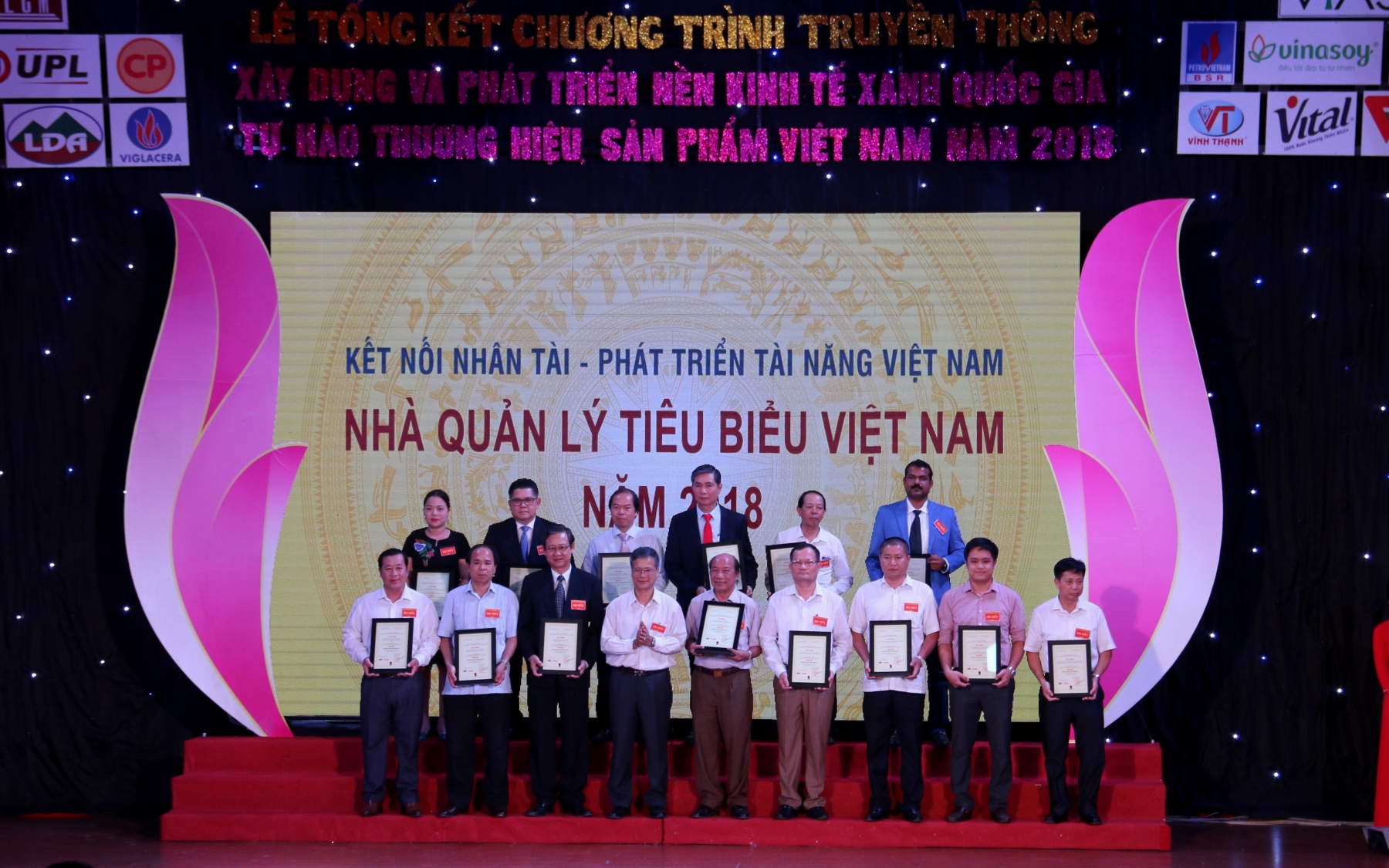 BSR được vinh danh Top 10 “Nhà máy xanh thân thiện” năm 2018 bsr duoc vinh danh top 10 nha may xanh than thien nam 2018
