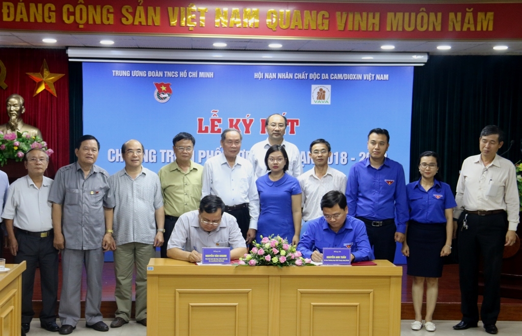 chung tay cham soc giup do cac nan nhan chat doc da cam
