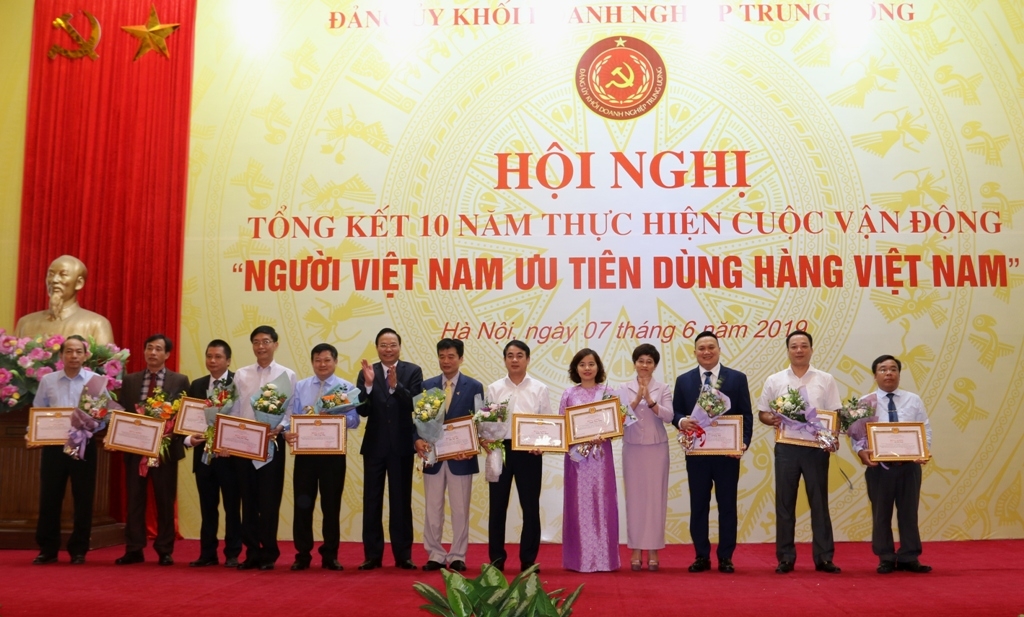 dang uy khoi dntw chung tay nang tam thuong hieu viet